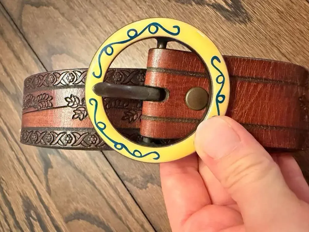 Vintage 2006 GAP 1969 Tooled Leather Belt Yellow Buckle Boho Western Size M